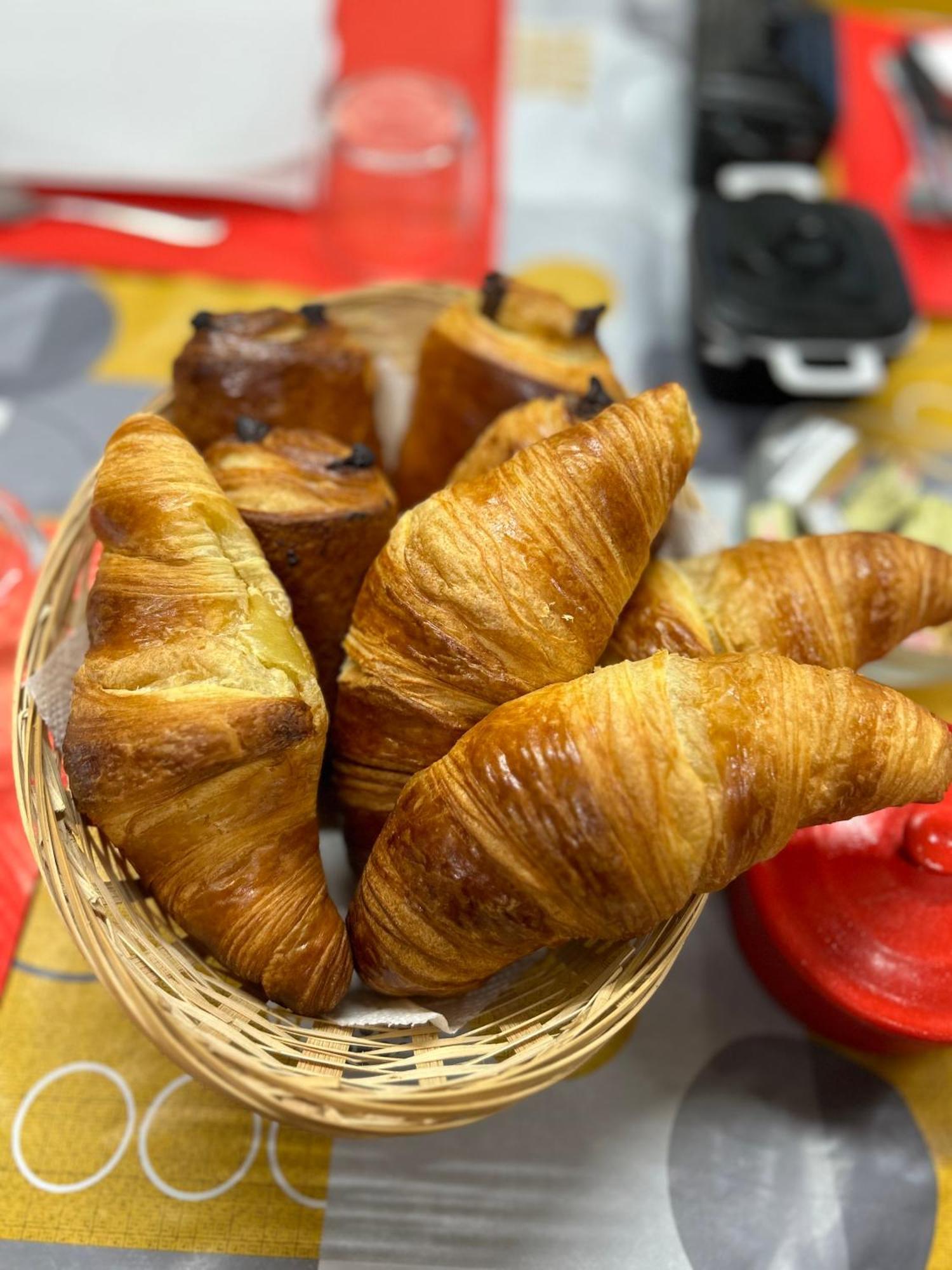 La Cheminee - Chambres D'Hotes Avec Bar-Restaurant Tardets-Sorholus Екстериор снимка